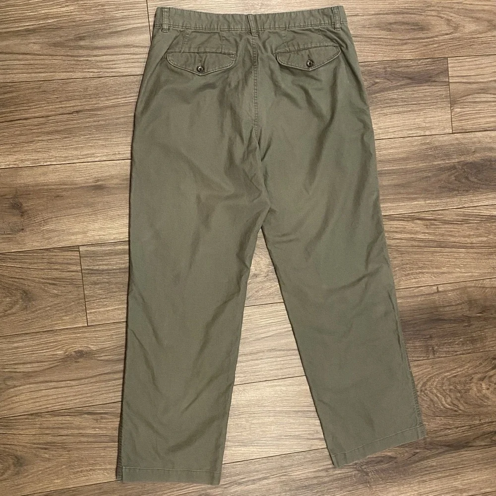 Banana Republic Chino Pants‎ Men's Green Waist actual Size 34 Classic
